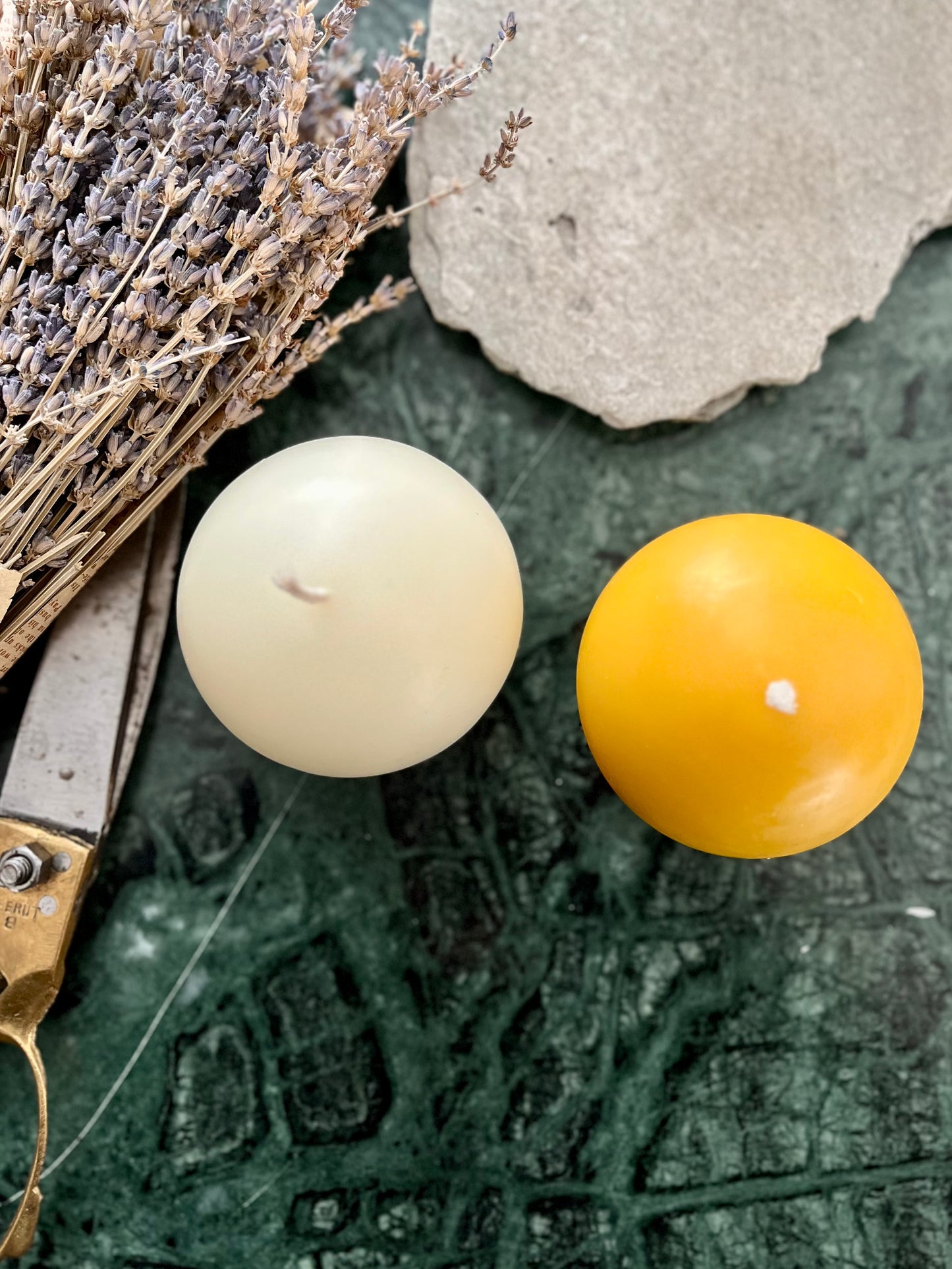 Bivoks Globelys Stor - Håndlaget Premium Bivokslys