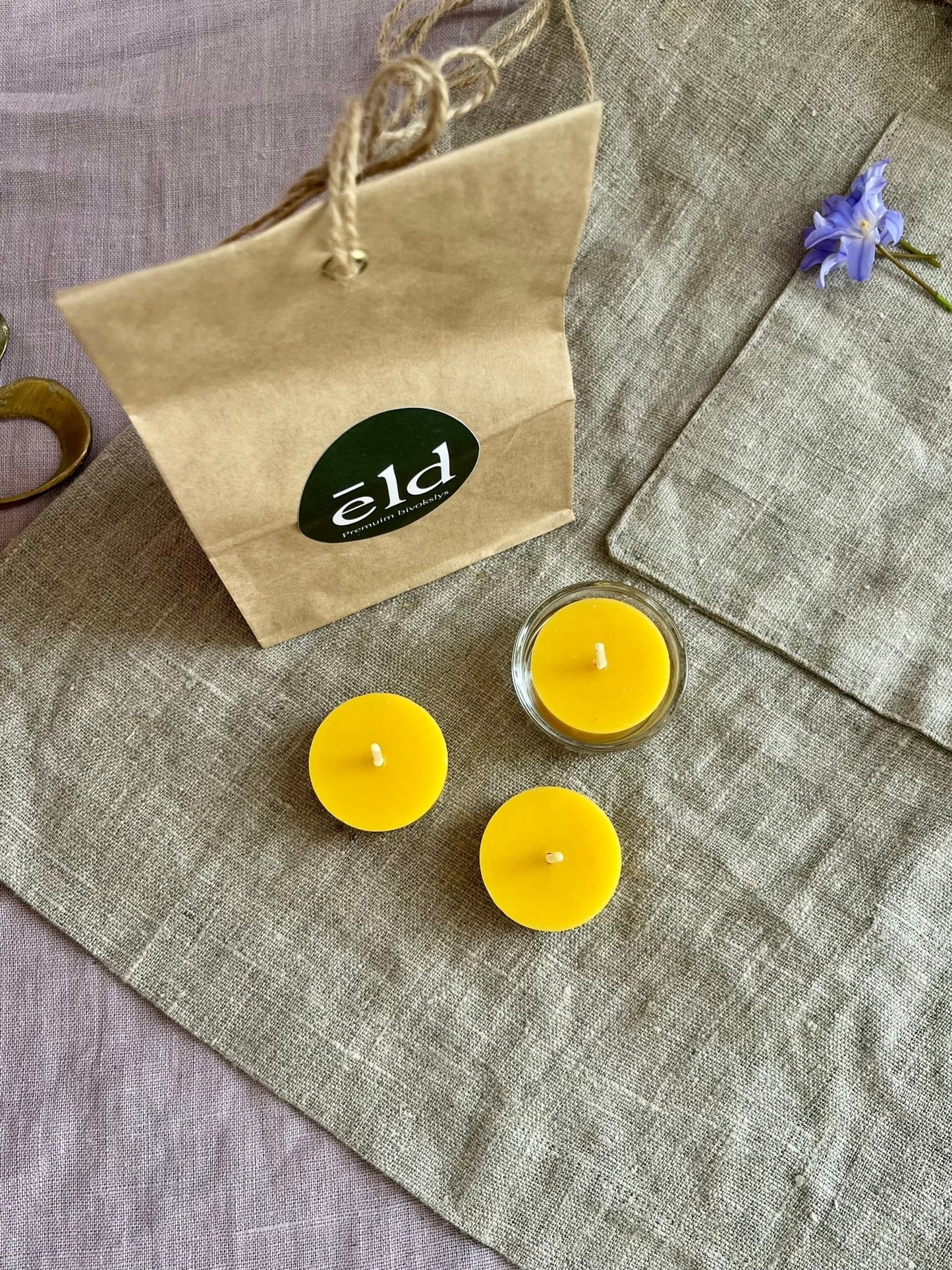 Bivoks telys - gavesett | 3 stk telys og telysholder av glass - eld naturlys
