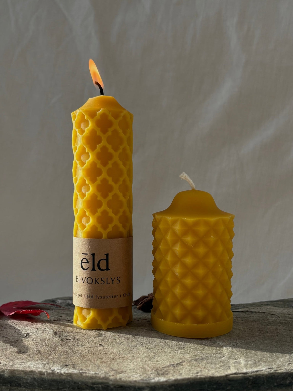 Katedrallys - ren bivoks - ēld naturlys